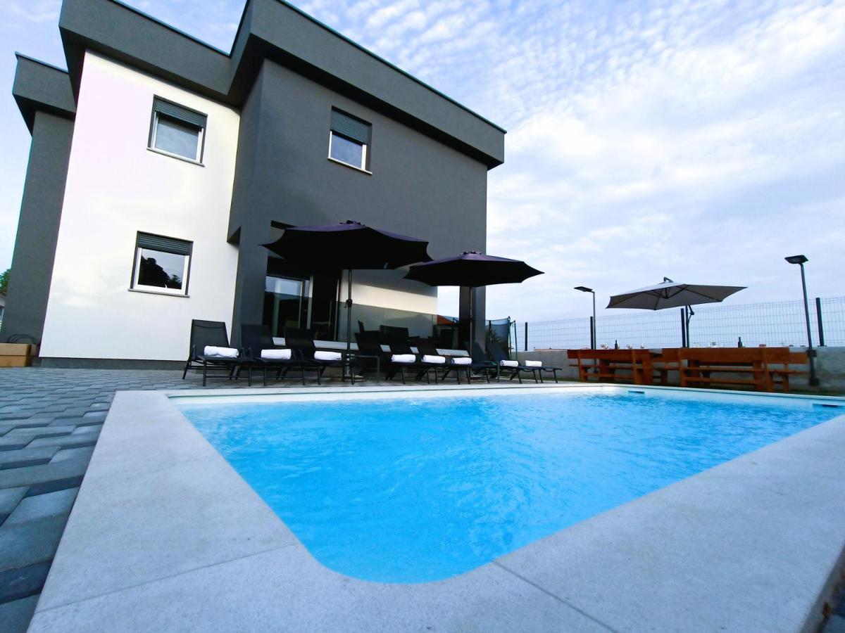 Villa Nikolina - Luxury Villa With 5 Bedrooms And Swimming Pool Vodnjan Exteriér fotografie