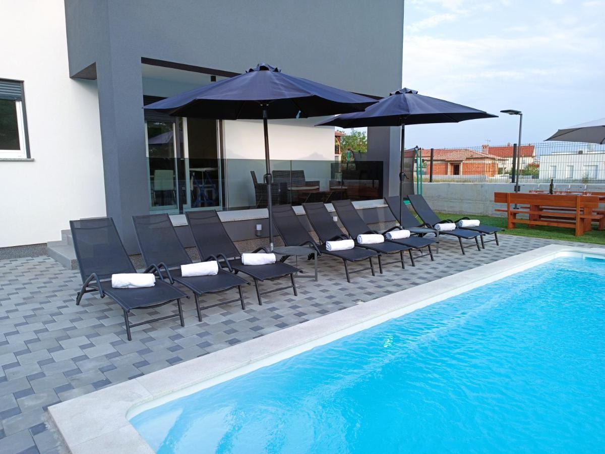 Villa Nikolina - Luxury Villa With 5 Bedrooms And Swimming Pool Vodnjan Exteriér fotografie