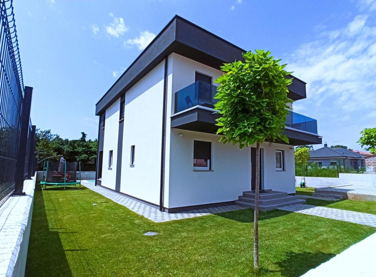 Villa Nikolina - Luxury Villa With 5 Bedrooms And Swimming Pool Vodnjan Exteriér fotografie