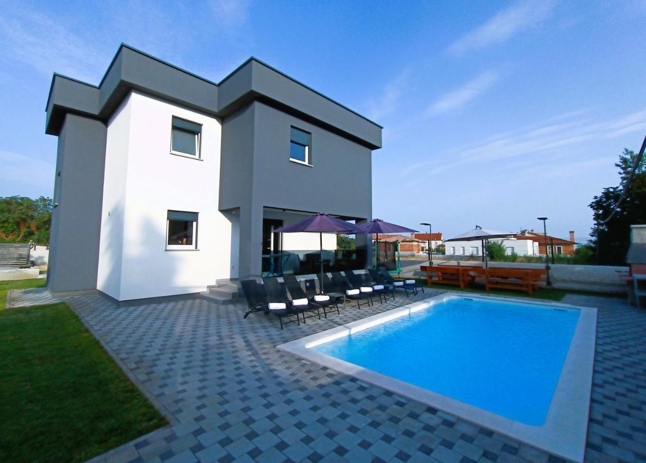Villa Nikolina - Luxury Villa With 5 Bedrooms And Swimming Pool Vodnjan Exteriér fotografie