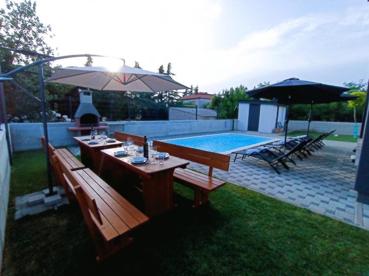 Villa Nikolina - Luxury Villa With 5 Bedrooms And Swimming Pool Vodnjan Exteriér fotografie